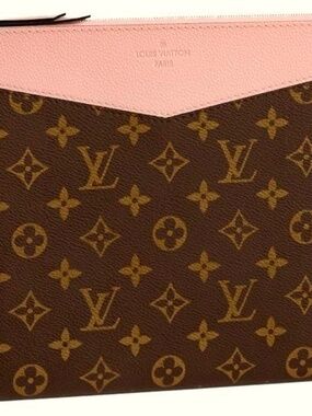 Louis Vuitton Monogram/Pink Daily Pouch Clutch